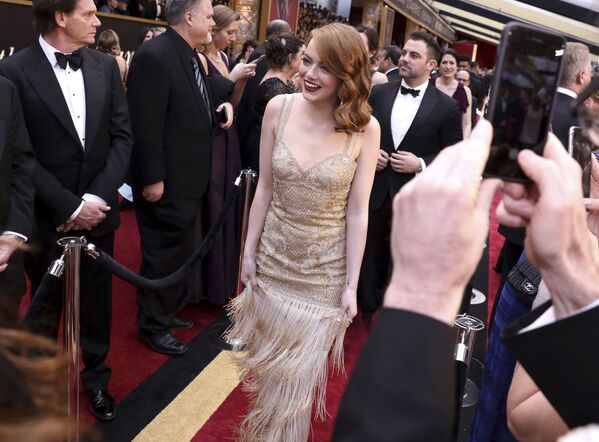 الحفل الـ 89 لتوزيع جوائز الأوسكار في لوس أنجلوس 26 فبراير/ شباط 2017 - الممثلة إيما ستون - سبوتنيك عربي