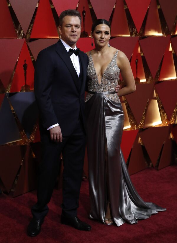 الحفل الـ 89 لتوزيع جوائز الأوسكار في لوس أنجلوس 26 فبراير/ شباط 2017 - الممثل مات ديمون وزوجته لوتشيانا باروسو - سبوتنيك عربي