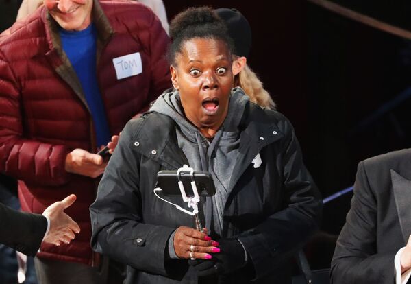 امرأة من بين الحضور في حفل توزيع جوائز الأوسكار - سبوتنيك عربي