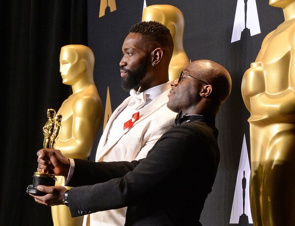 بيري جينكيز، مخرج فيلم مونلايت (Moonlight)  تاريل ألفين ماكارني وصاحب السناريو - سبوتنيك عربي