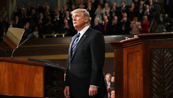 الرئيس الأمريكي دونالد ترامب يلقي خطابه الأول أمام الكونغرس الأمريكي - سبوتنيك عربي