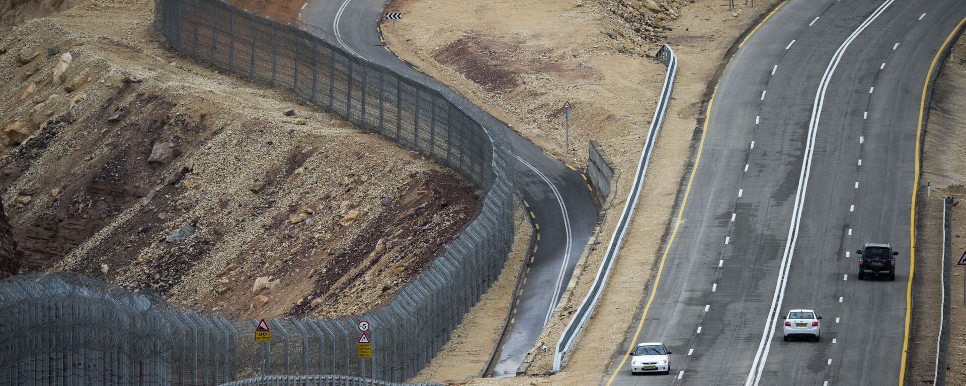 الجدار على الحدود الإسرائيلية المصرية بالقرب من منتجع البحر الأحمر إيلات - سبوتنيك عربي, 1920, 11.06.2023