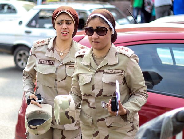 جنديات مصريات في قوات الجيش المصري بالقاهرة، مصر 18 أكتوبر/ تشرين الأول 2015 - سبوتنيك عربي