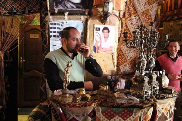 مقهى ساقية المعز - سبوتنيك عربي