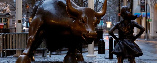 فتاة وول ستريت مع الثور - سبوتنيك عربي