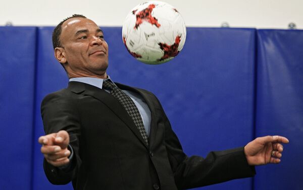 اللاعب البرازيلي كافو في زيارة لسانت بطرسبورغ - سبوتنيك عربي