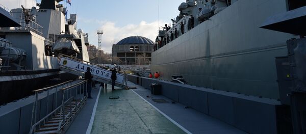 سفن البحرية الإيرانية تصل إلى ميناء محج قلعة التابع لأسطول بحر قزوين - سبوتنيك عربي