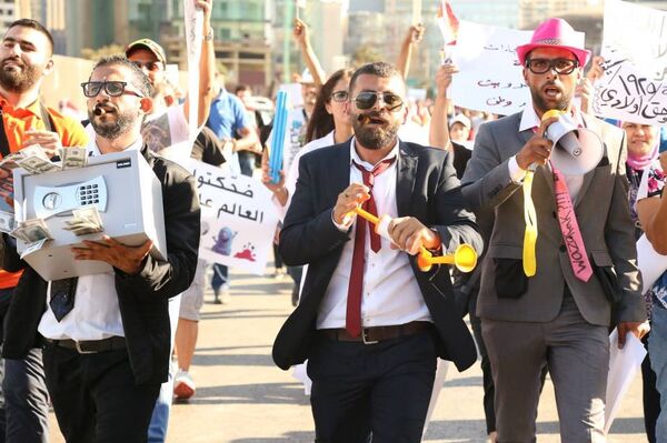 تظاهرات الضرائب في لبنان تظاهرات الضرائب في لبنان - سبوتنيك عربي