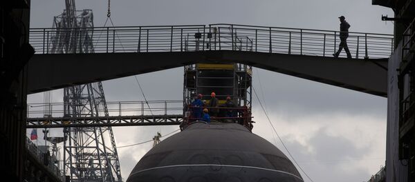 إنزال غواصة جديدة إلى الماء في روسيا - سبوتنيك عربي