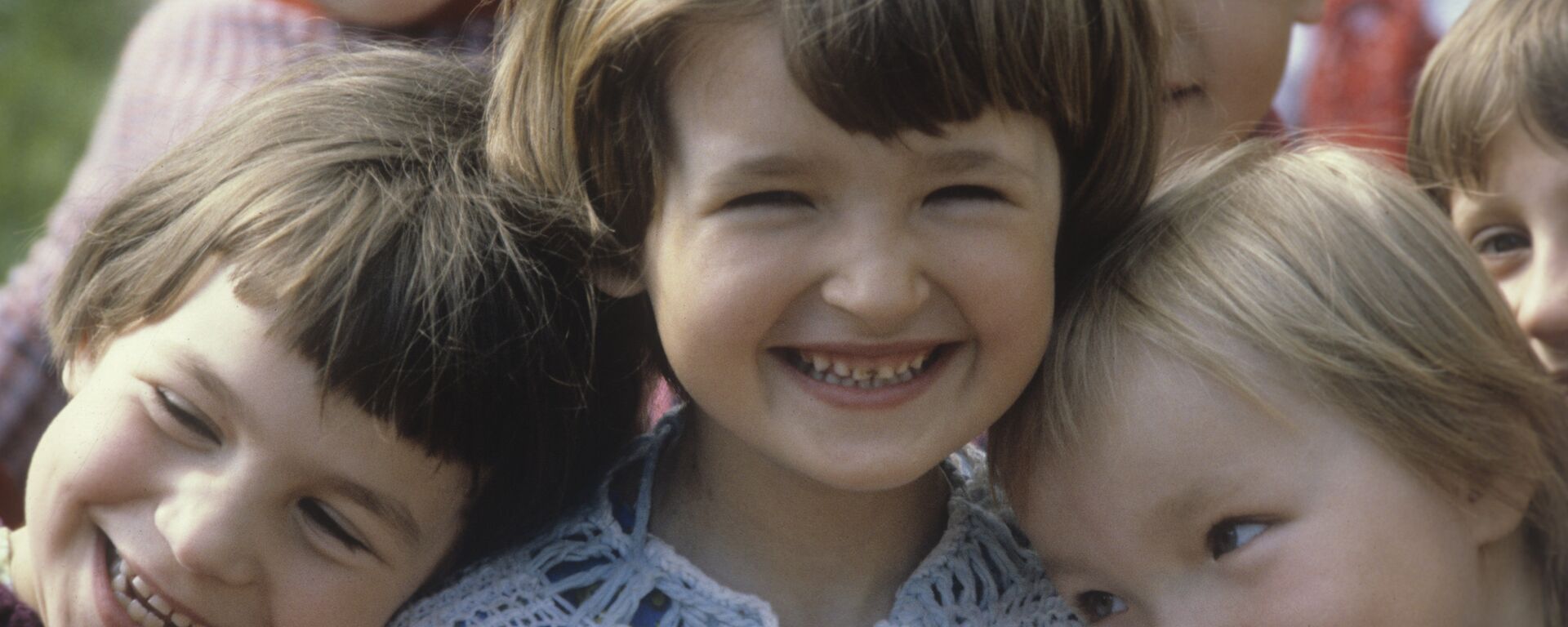 ابتسامة أطفال - سبوتنيك عربي, 1920, 01.06.2022