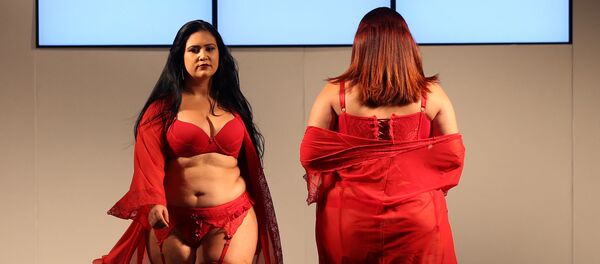 عرض أزياء بلاس سايز في سان بولو، البازيل 19 مارس/ آذار 2017 - سبوتنيك عربي