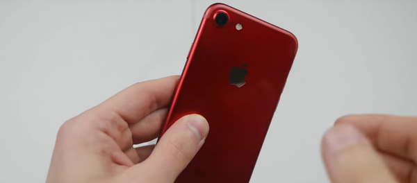 آبل تزود آيفون 7 أحمر اللون بحماية من النار - سبوتنيك عربي