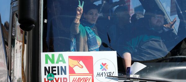 أتراك يصوتون على تعديل دستور بلادهم في ألمانيا - سبوتنيك عربي