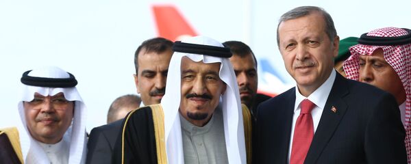الملك السعودي سلمان بن عبد العزيز آل سعود مع الرئيس التركي رجب طيب أردوغان الملك السعودي سلمان بن عبد العزيز آل سعود مع الرئيس التركي رجب طيب أردوغان - سبوتنيك عربي