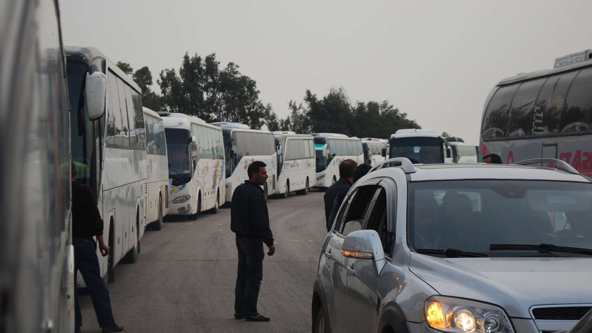 سوريا توقف مؤقتا المنافذ الحدودية مع تركيا