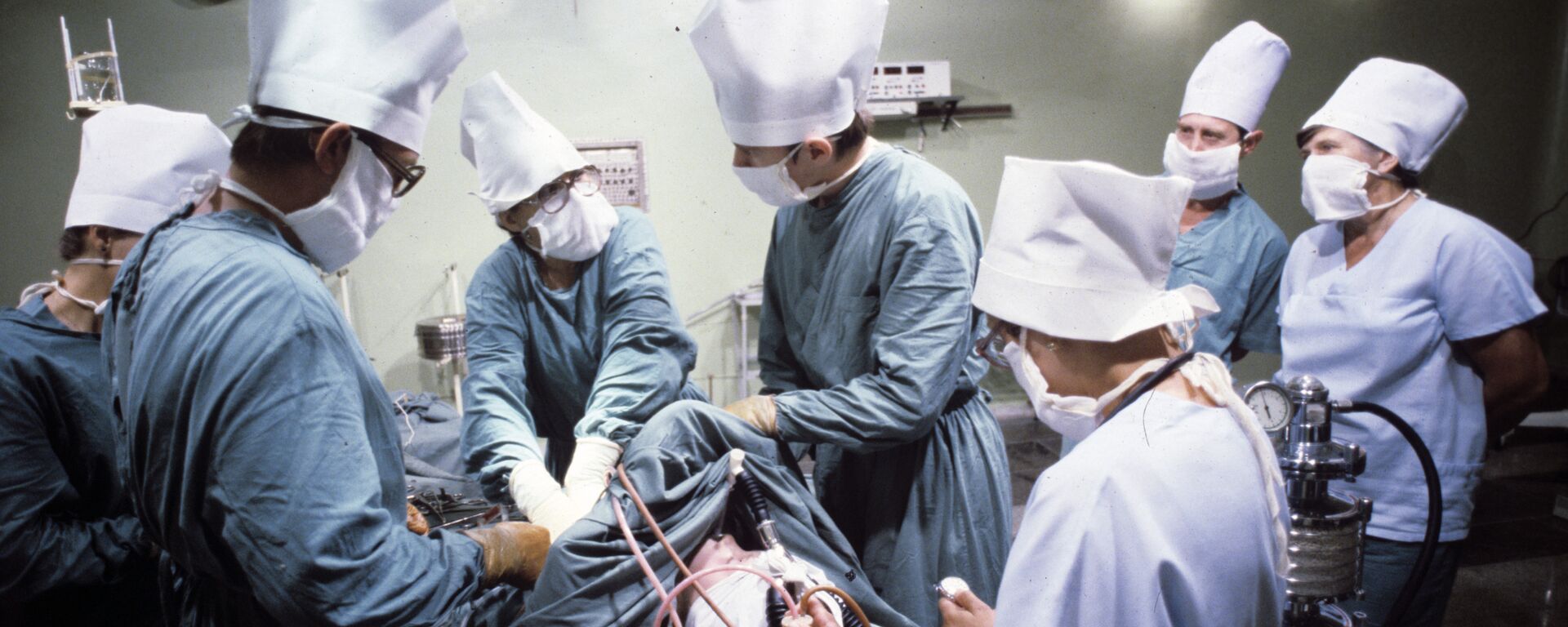 عملية جراحية في القلب - سبوتنيك عربي, 1920, 27.06.2025