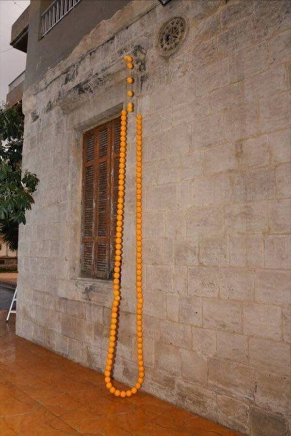 أطول مسبحة من المسك النادر اللبناني من حلبا - سبوتنيك عربي