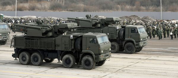 منظومة صاروخية للدفاع الجويبانتسير-اس خلال التدريبات المشتركة استعداداً للعرض العسكري بمناسبة عيد النصر في الحرب الوطنية العظمى ضد ألمانيا النازية (1940-1945) - سبوتنيك عربي