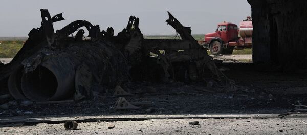 آثار القصف الأمريكي على قاعدة الشعيرات السورية - سبوتنيك عربي