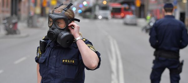 الشرطة في مكان حادثة الدهس بالعاصمة السويدية - سبوتنيك عربي