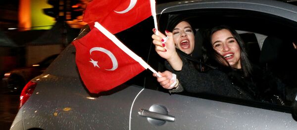 تركيا الاستفتاء - أنصار الرئيس التركي رجب طيب أردوغان - سبوتنيك عربي