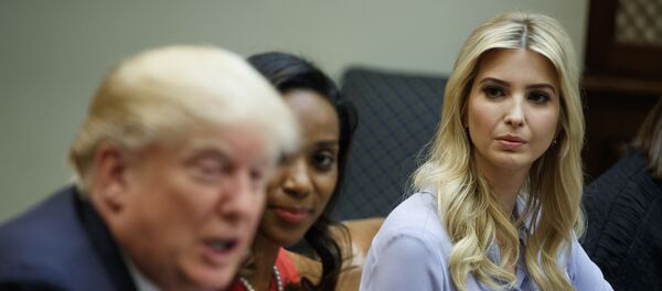 الرئيس الأمريكي دونالد ترامب وابنته إيفانكا - سبوتنيك عربي