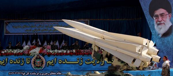 العرض العسكري بمناسبة يوم الجيش في طهران، إيران 18 أبريل/ نيسان 2017 - سبوتنيك عربي