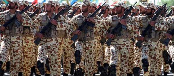 العرض العسكري بمناسبة يوم الجيش في طهران، إيران 18 أبريل/ نيسان 2017 - سبوتنيك عربي