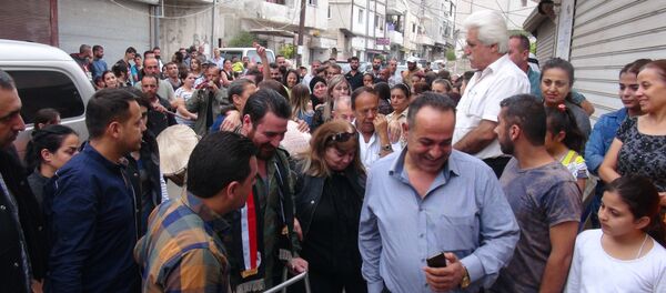 هكذا يستقبل السوريون جرحى الجيش السوري - سبوتنيك عربي