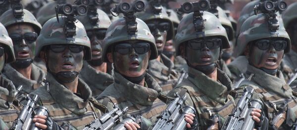 العرض العسكري بمناسبة الذكرى الـ 105 لمولد الزعيم الكوري كيم كم إل سونغ في بيونغ بيانغ ، كوريا الشمالية 15 أبريل/ نيسان 2017 - سبوتنيك عربي