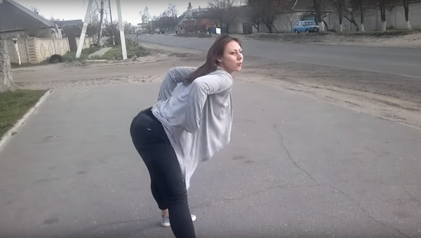 رقص فتاتة روسية يؤدي إلى حادث مروع - سبوتنيك عربي