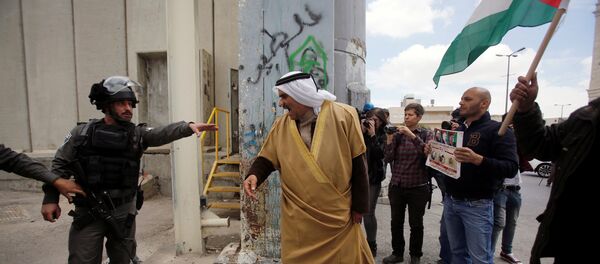 مواجهة بين فلسطينيين والجيش الإسرائيلي في بيت لحم - سبوتنيك عربي