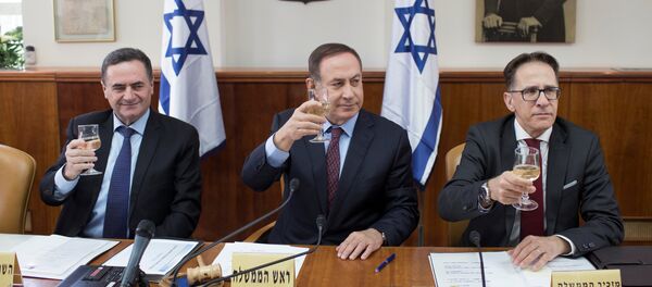 نتنياهو وأعضاء من حكومته - سبوتنيك عربي