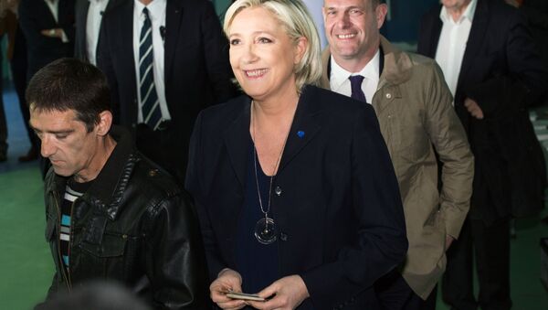 أنصار المرشحة للانتخابات الرئاسية الفرنسية مارين لوبان، باريس، فرنسا - سبوتنيك عربي
