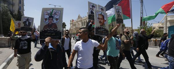 مسيرة تضامنية مع أسرى للسجون الإسرائيلية في بيت لحم، الضفة الغاربية، فلسطين - سبوتنيك عربي