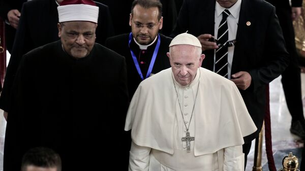 لقاء بابا الفاتيكان وإمام الأزهر الشيخ أحمد الطيب في القاهرة - البابا فرنسيس - سبوتنيك عربي