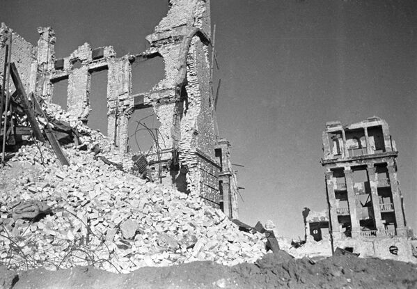 ركام منازل، تعرضت لنيران مدافع قوات ألمانيا النازية، ستالينغراد (فولغوغراد)، عام 1942 - سبوتنيك عربي