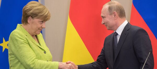 لقاء الرئيس الروسي فلايديمير بوتين والمستشارة الألمانية أنجيلا ميركل لقاء الرئيس الروسي فلايديمير بوتين والمستشارة الألمانية أنجيلا ميركل - سبوتنيك عربي