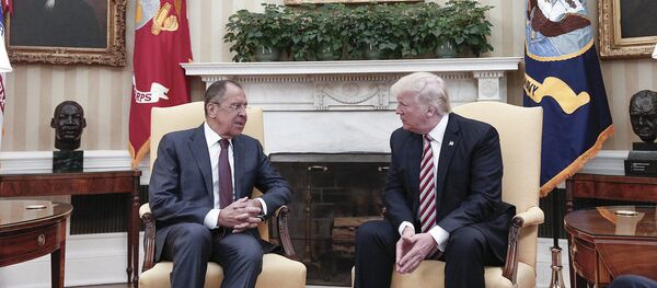 لقاء الرئيس الأمريكي دونالد ترامب ووزير الخارجية الروسي سيرغي لافروف في واشنطن، الولايات المتحدة 10 مايو/ آيار 2017 - سبوتنيك عربي