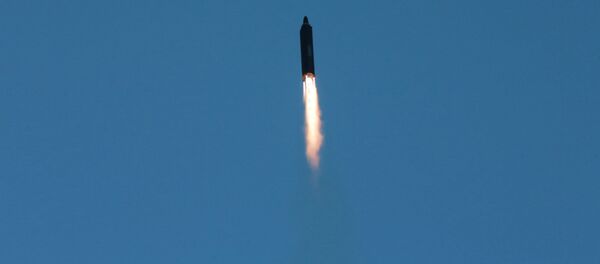 كوريا الشمالية تطلق صاروخ باليستي Hwasong-12 - سبوتنيك عربي