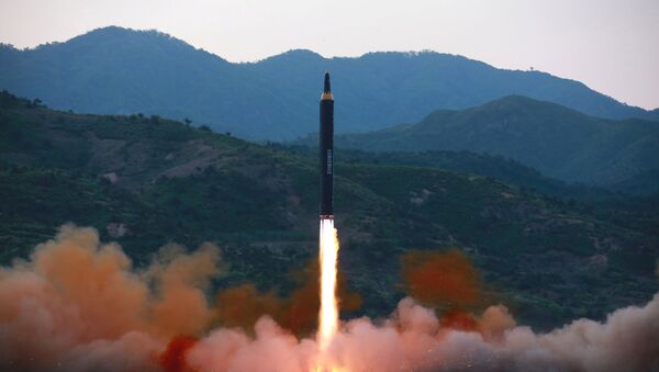 كوريا الشمالية تطلق صاروخ باليستي Hwasong-12 - سبوتنيك عربي