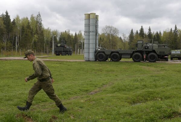 ЗРК С-400 Триумф на учениях подразделений ракетного полка в Московской области - سبوتنيك عربي