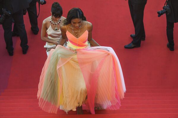 الممثلة ناؤومي هاريس خلال مراسم افتتاح الدورة الـ70 لمهرجان كان السينمائي، فرنسا 17 مايو/ أيار 2017 - سبوتنيك عربي