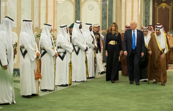 مراسم استقبال ترامب وزوجته في قصر اليمامة - سبوتنيك عربي