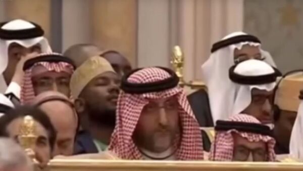 عدد من الحضور ينامون خلال كلمة ترامب في قمة الرياض - سبوتنيك عربي