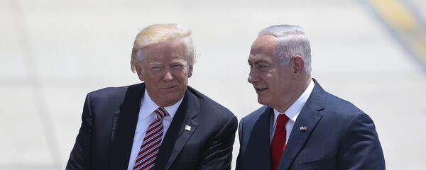 الرئيس دونالد ترامب ورئيس الوزراء الإسرائيلي بنيامين نتنياهو في تل أبيب، 22 مايو/ آيار 2017 - سبوتنيك عربي