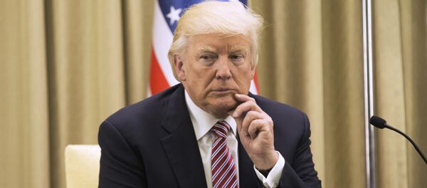 الرئيس الأمريكي دونالد ترامب والرئيس الإسرائيلي رؤوفين ريفلين في تل أبيب، 22 مايو/ آيار 2017 - سبوتنيك عربي