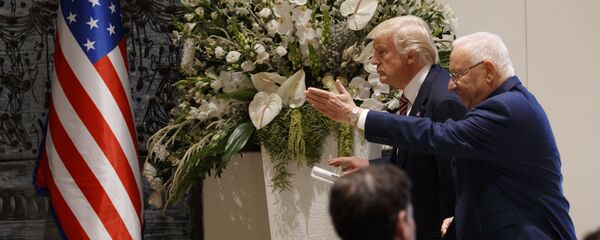 الرئيس الأمريكي دونالد ترامب والرئيس الإسرائيلي رؤوفين ريفلين في القدس، 22 مايو/ آيار 2017 الرئيس الأمريكي دونالد ترامب والرئيس الإسرائيلي رؤوفين ريفلين في القدس، 22 مايو/ آيار 2017 - سبوتنيك عربي