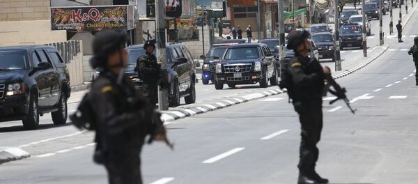 الشرطة الفلسطينية تحرس الشوارع حال وصول الرئيس الأمريكي دونالد ترامب إلى مدينة في بيت لحم في طريقه للقاء الرئيس الفلسطيني محمود عباس، 23 مايو/ آيار 2017 - سبوتنيك عربي