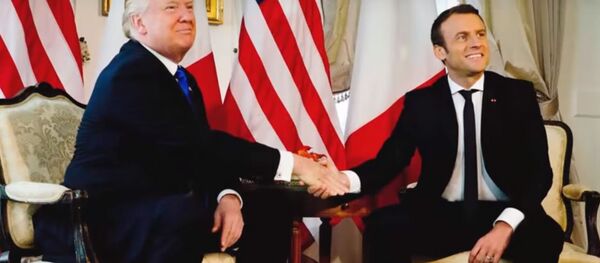 مصافحة ماكرون و ترامب - سبوتنيك عربي